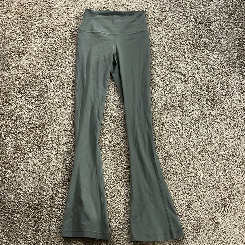 Gray sage Align mini flare